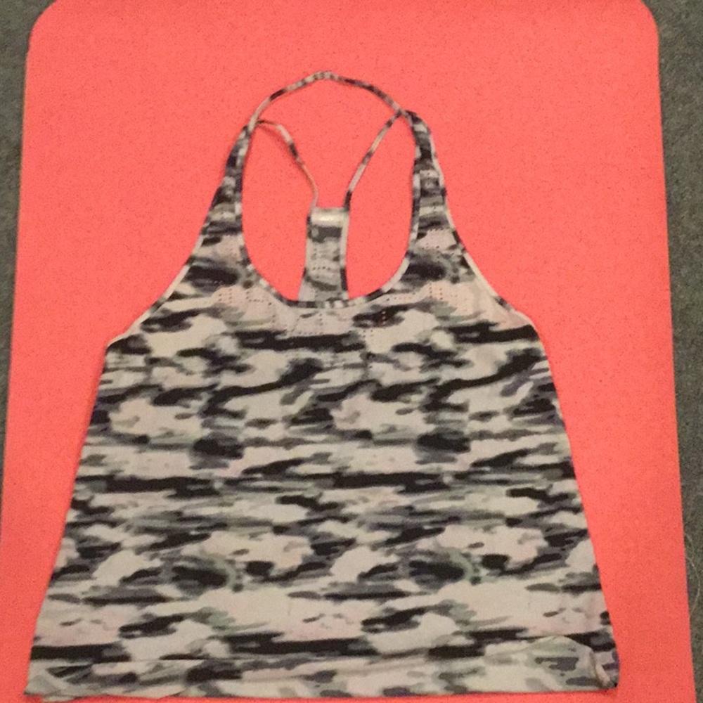 Lululemon size 8 top